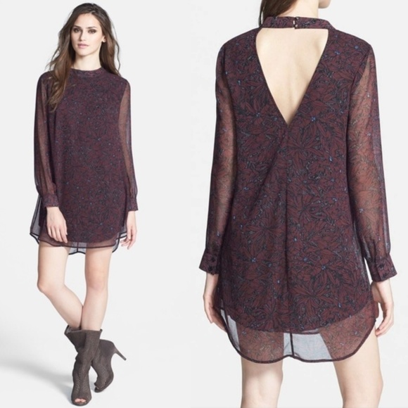 Astr Dresses & Skirts - Astr Mock Neck Cut Out Shift Dress